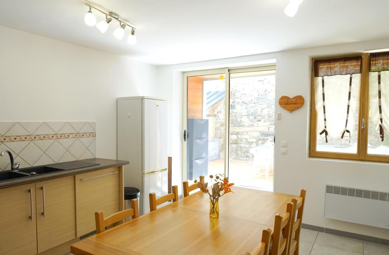 Appartement Spacieux Avec Terrasse Saint-André-dʼEmbrun Εξωτερικό φωτογραφία